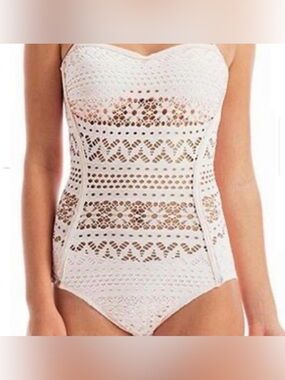 Amiani White Crochet Lace Strapless one-piece Bandeau swimsuit size Medium